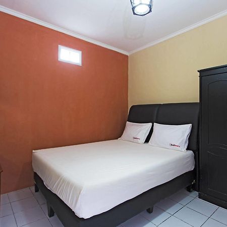 Reddoorz @ Pesanggrahan Mencil Zewnętrze zdjęcie